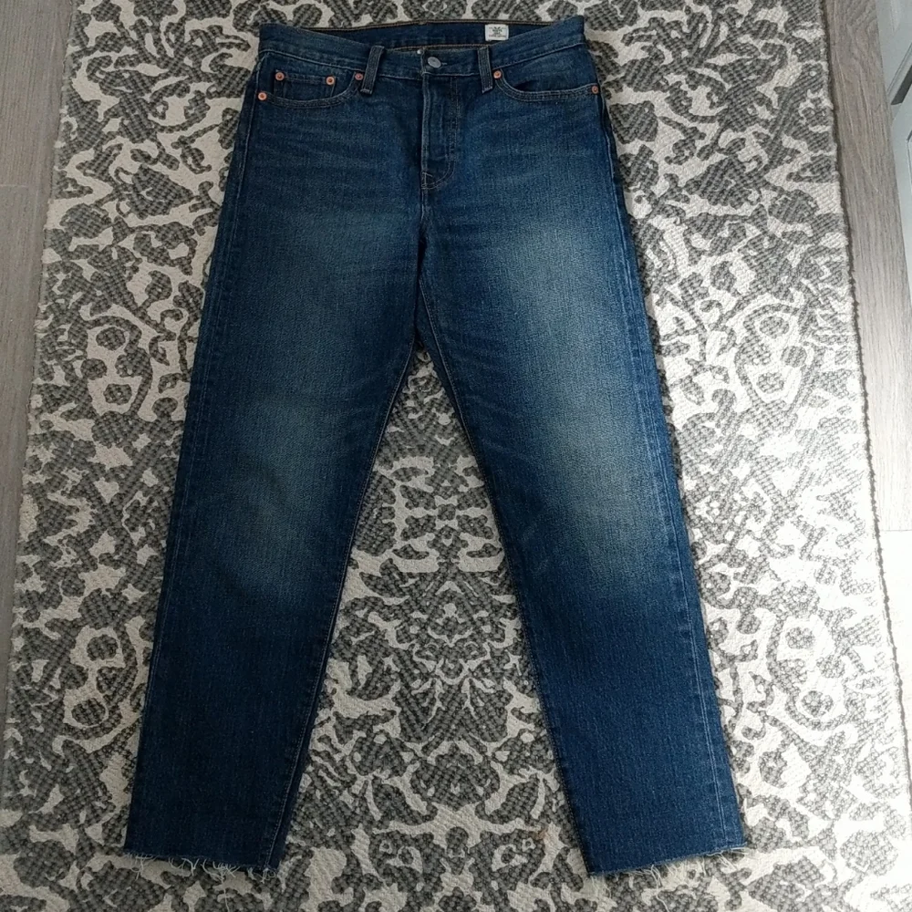 EUC Levi's white oak cone jeans - Picture 8 of 13